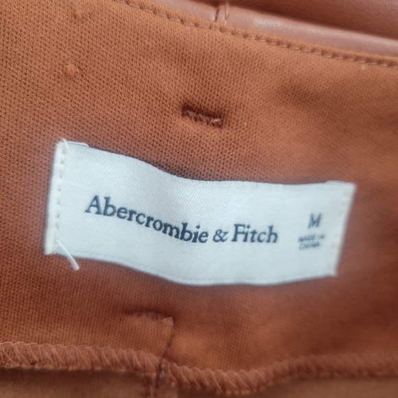 A&F Faux Leather Pant with Belt Size M - Picture 4 of 7